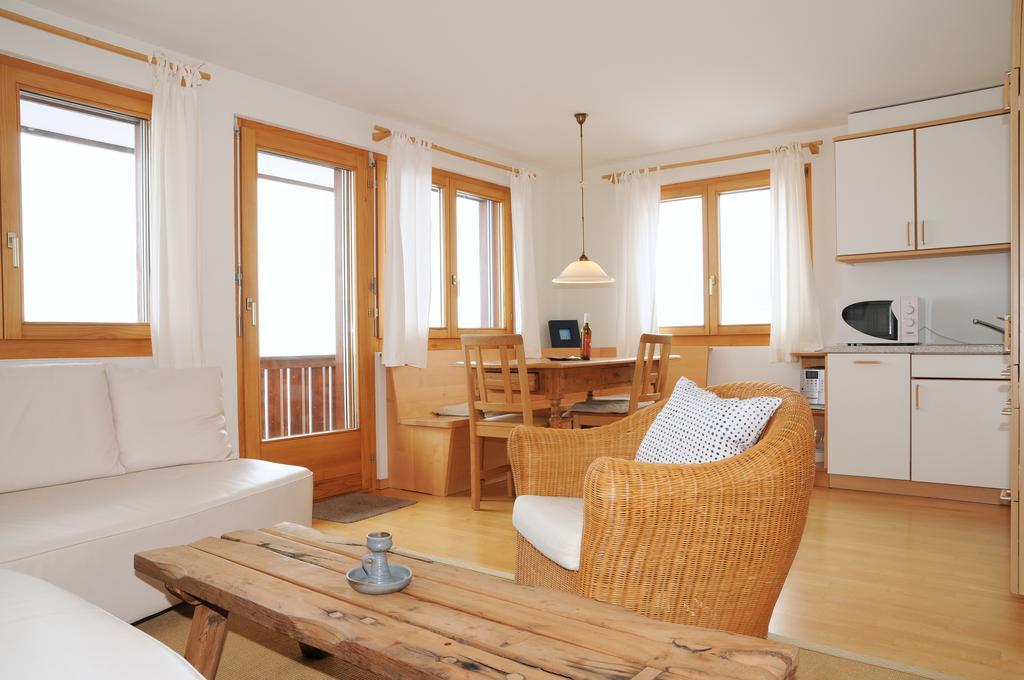 Ambiente Bettmeralp | A10 Apartment Room photo