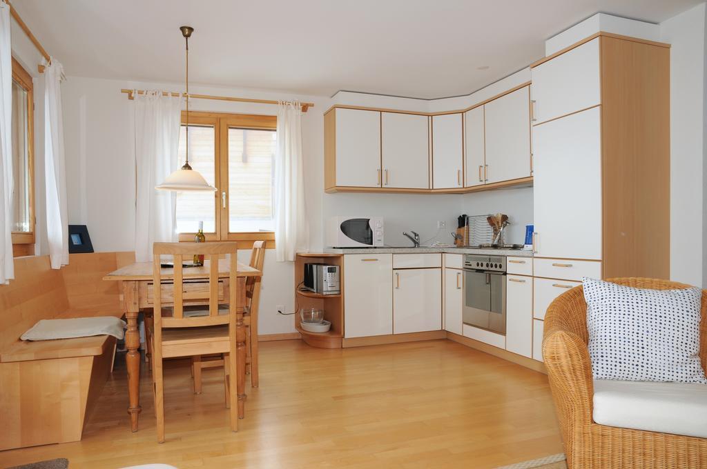 Ambiente Bettmeralp | A10 Apartment Room photo